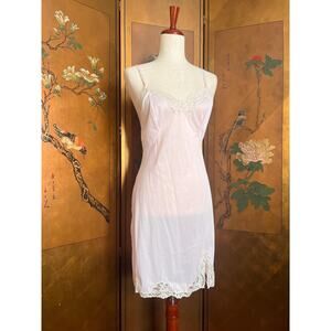 Vintage nightgown in pale pink, size S